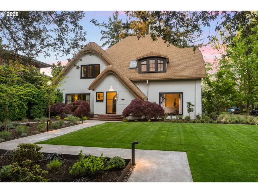 2208 NE 28th Ave, Portland, OR 97212 - #2