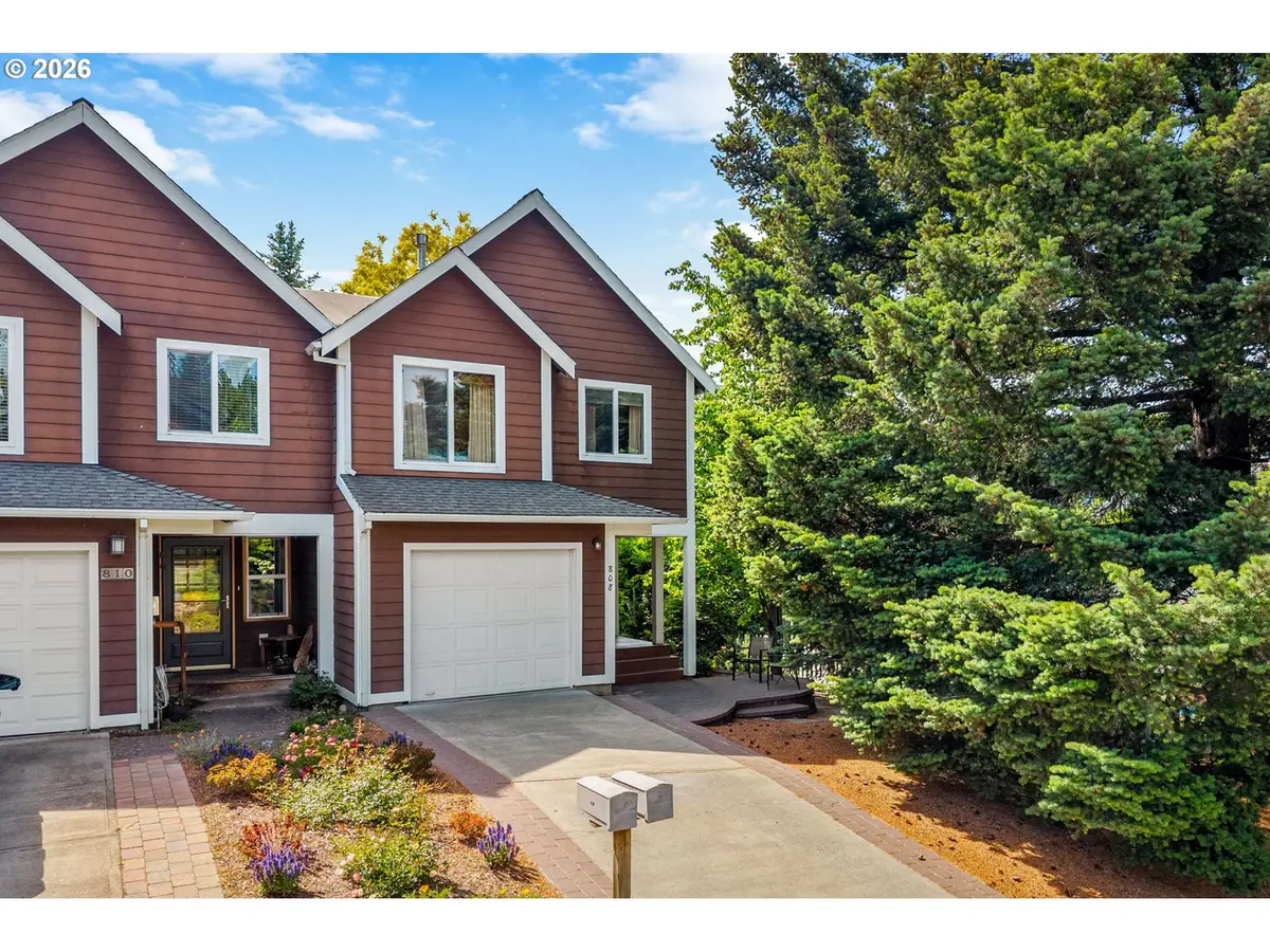 808 9th St, Hood River, OR 97031 - #1