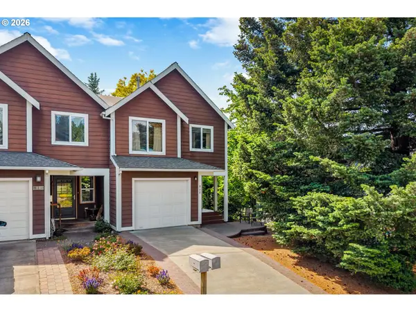 808 9th St, HoodRiver, OR 97031
