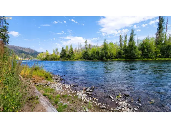 49570 Mckenzie Hwy, Vida, OR 97488