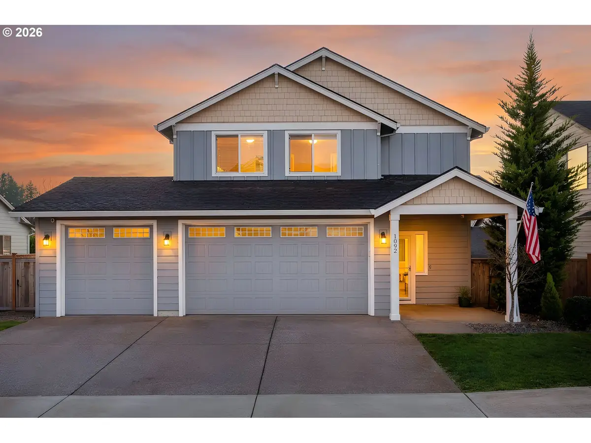 1092 E 1st Ave, Estacada, OR 97023 - #1