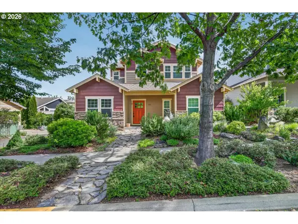 345 Fair Oaks Ave, Ashland, OR 97520