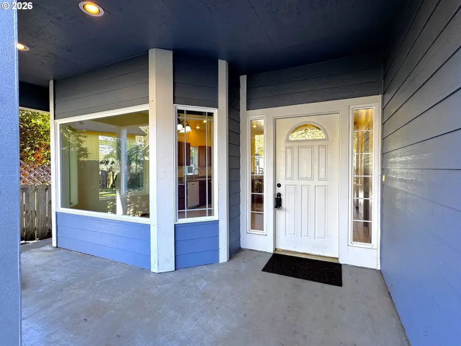 518 Rosichelli Dr, Brookings, OR 97415 - #2