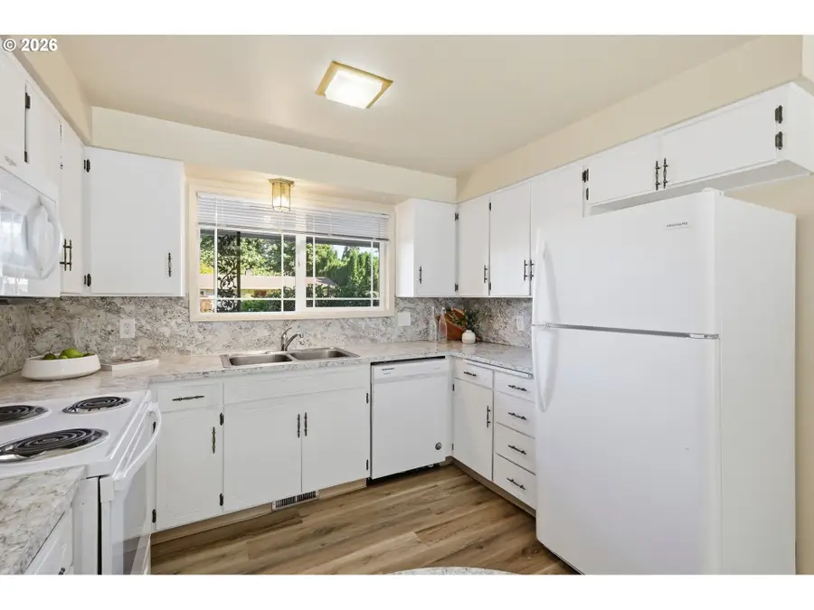 4874 Herman St, Eugene, OR 97404 - #3