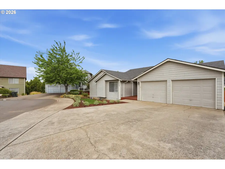 2069 Flag Stone Ct N, Keizer, OR 97303 - #2