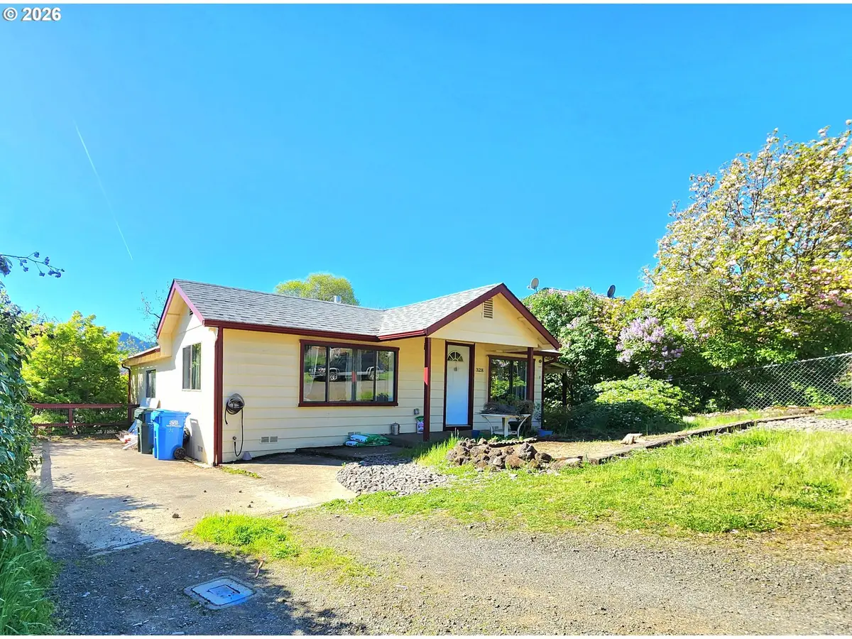 328 E Fifth Ave, Sutherlin, OR 97479 - #1