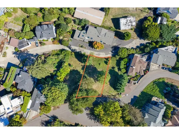 S Fulton Park Blvd #6, Portland, OR 97219