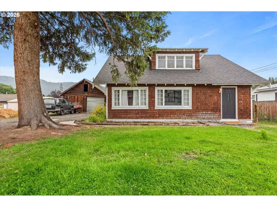 608 SW 2nd St, Enterprise, OR 97828 - #3