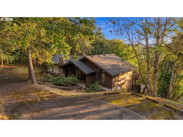 551 Brookside Dr, Eugene, OR 97405