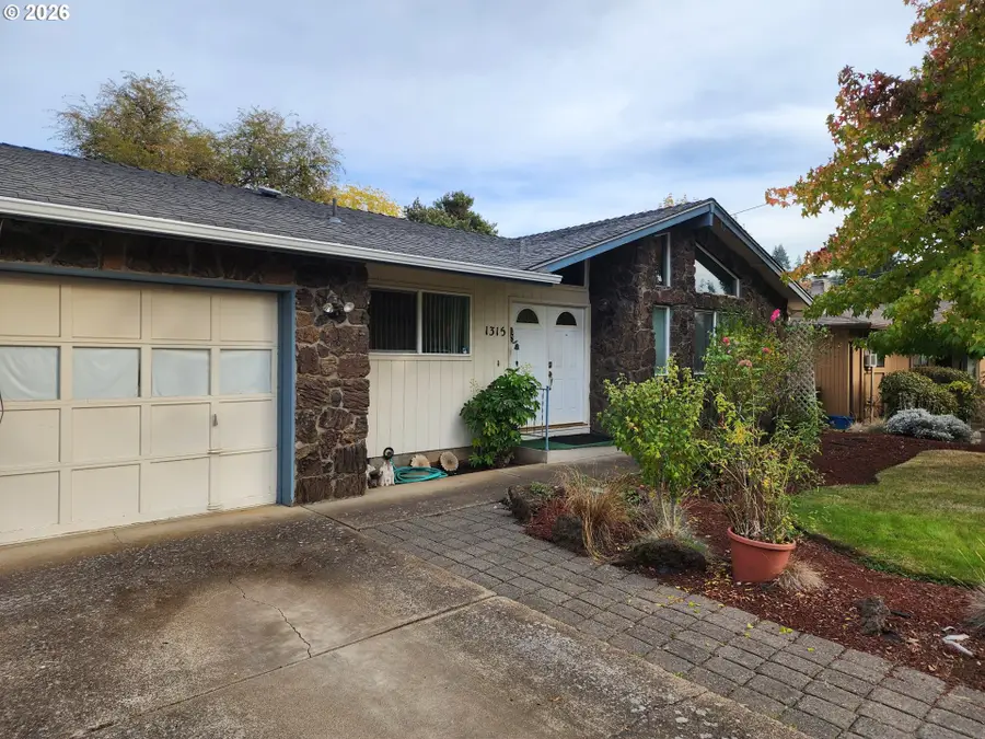 1315 Debrick Rd, Eugene, OR 97401 - #2