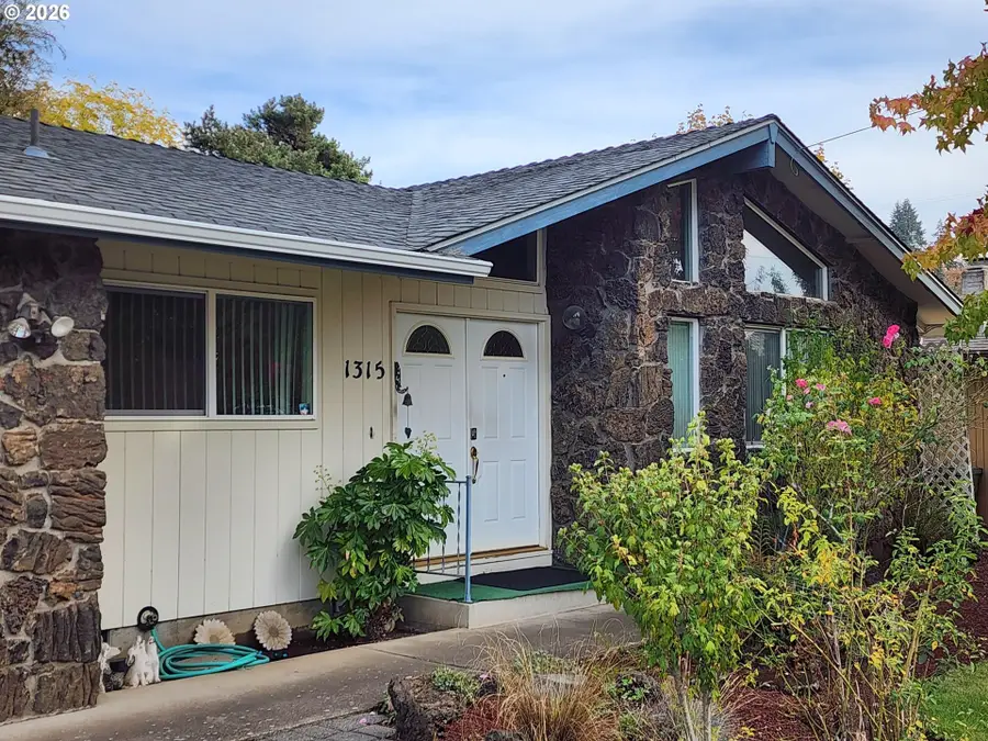 1315 Debrick Rd, Eugene, OR 97401 - #3