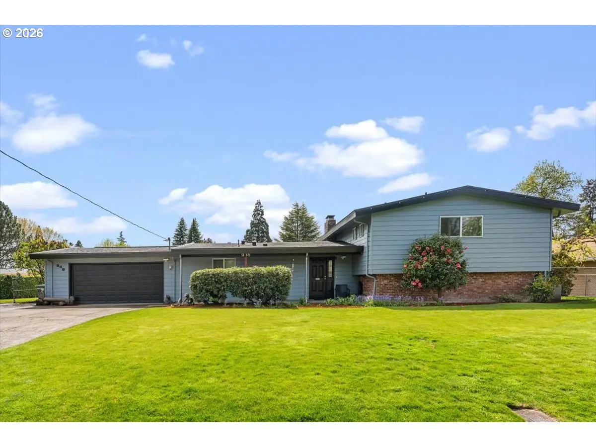 948 NE Queens Ln, Hillsboro, OR 97124 - #1
