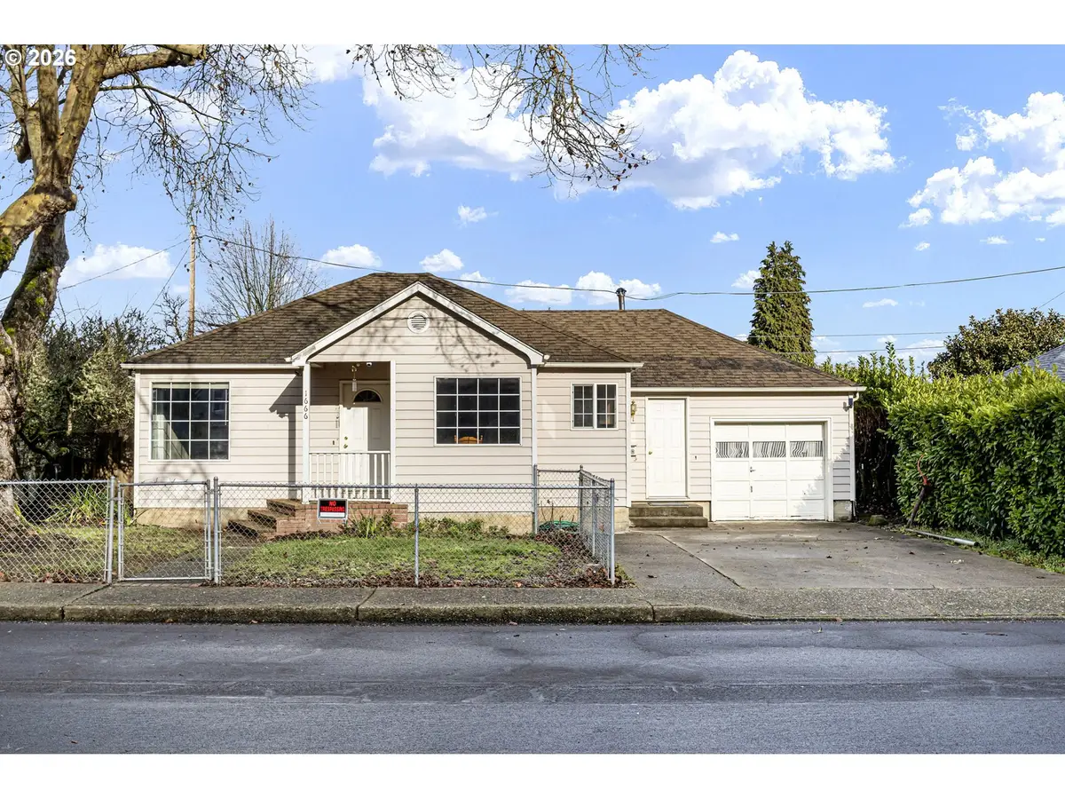 1666 W Myrtle Ave, Roseburg, OR 97471 - #1