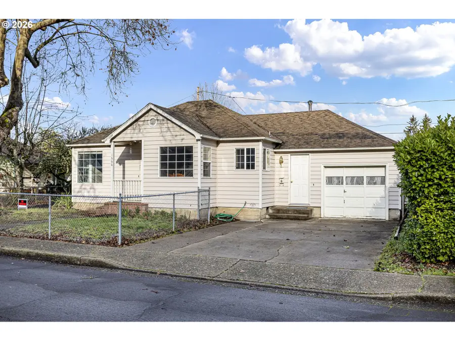 1666 W Myrtle Ave, Roseburg, OR 97471 - #3