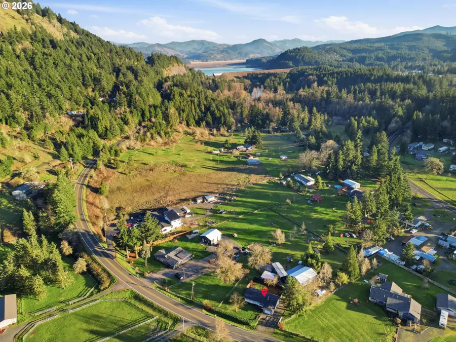 34792 Row River Rd, Cottage Grove, OR 97424 - #2