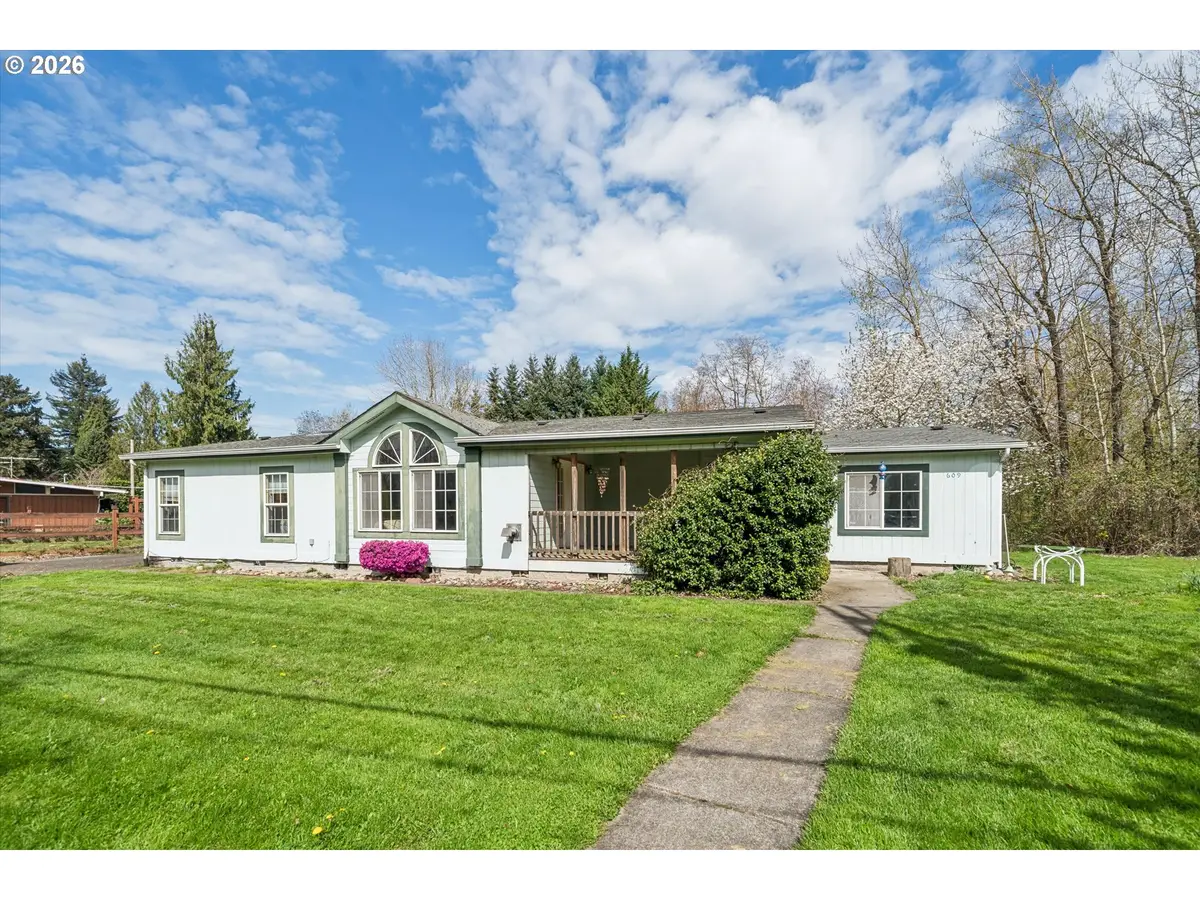 609 NE South Shore Rd, Portland, OR 97211 - #1