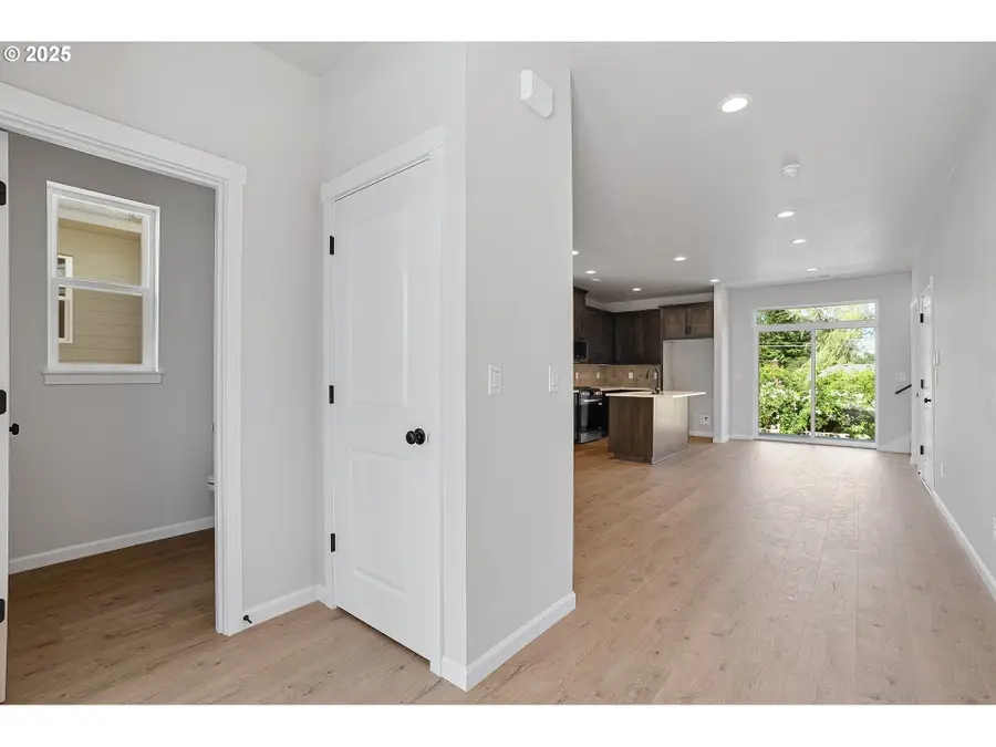 195 SE Acacia Dr, Gresham, OR 97080 - Image #3