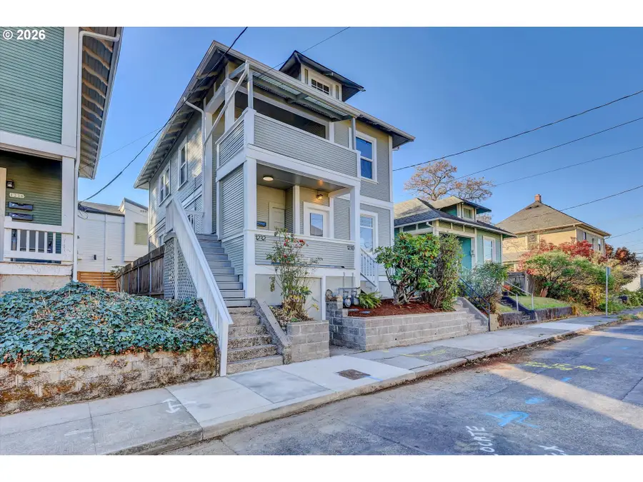 1230 SE Ivon St, Portland, OR 97202 - #2