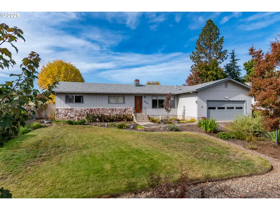 1676 NW Apache Dr, Roseburg, OR 97471 - #2