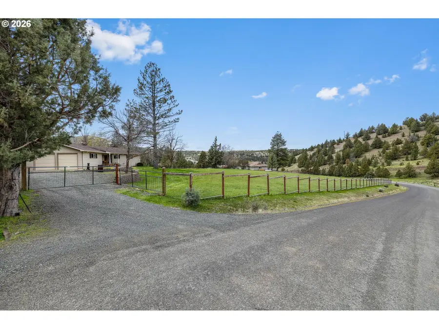 312 Edgewood Dr, Canyon City, OR 97820 - #3