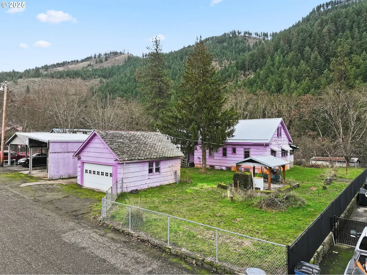 604 Bluff Ave, Klickitat, WA 98628 - Image #1