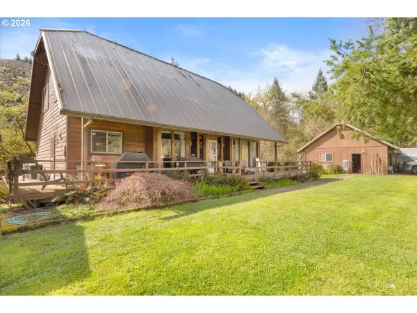 5089 N Myrtle Rd, MyrtleCreek, OR 97457