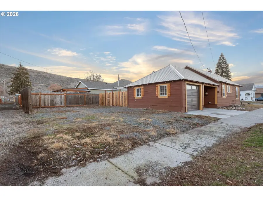 1790 Chestnut St, Baker City, OR 97814 - #3