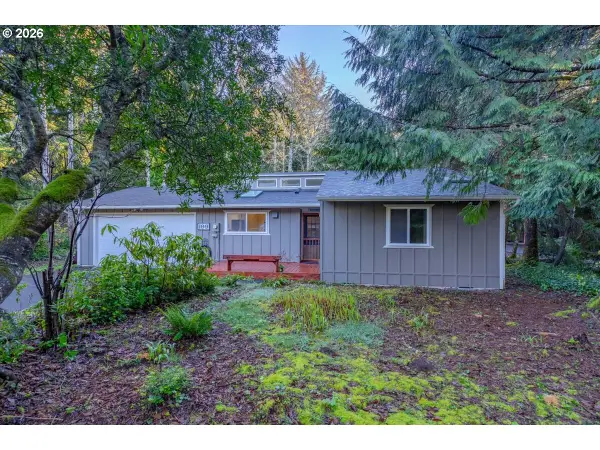 199 SW The Pines Dr, DepoeBay, OR 97341