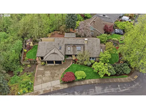 14400 NW Oakhills Dr, Beaverton, OR 97006