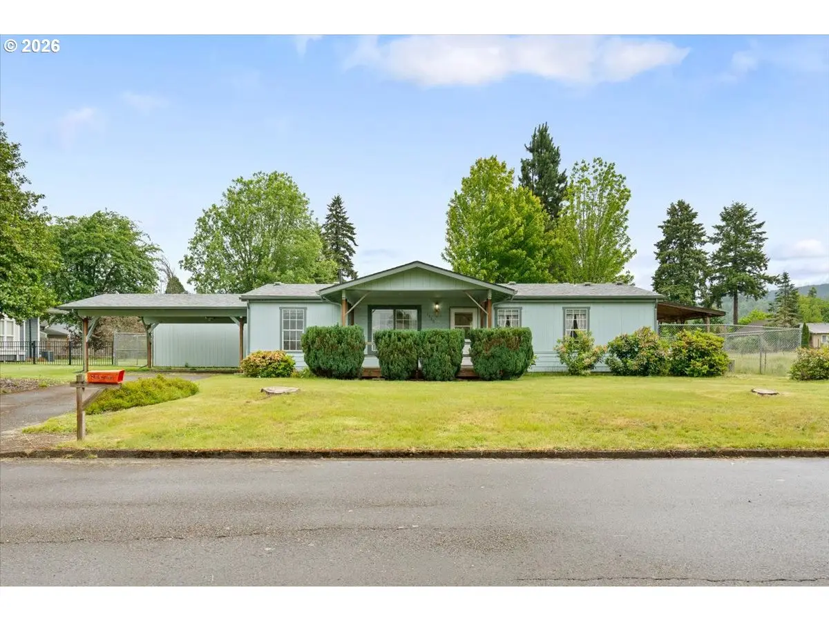 1190 SE Laurel St, Mill City, OR 97360 - #1