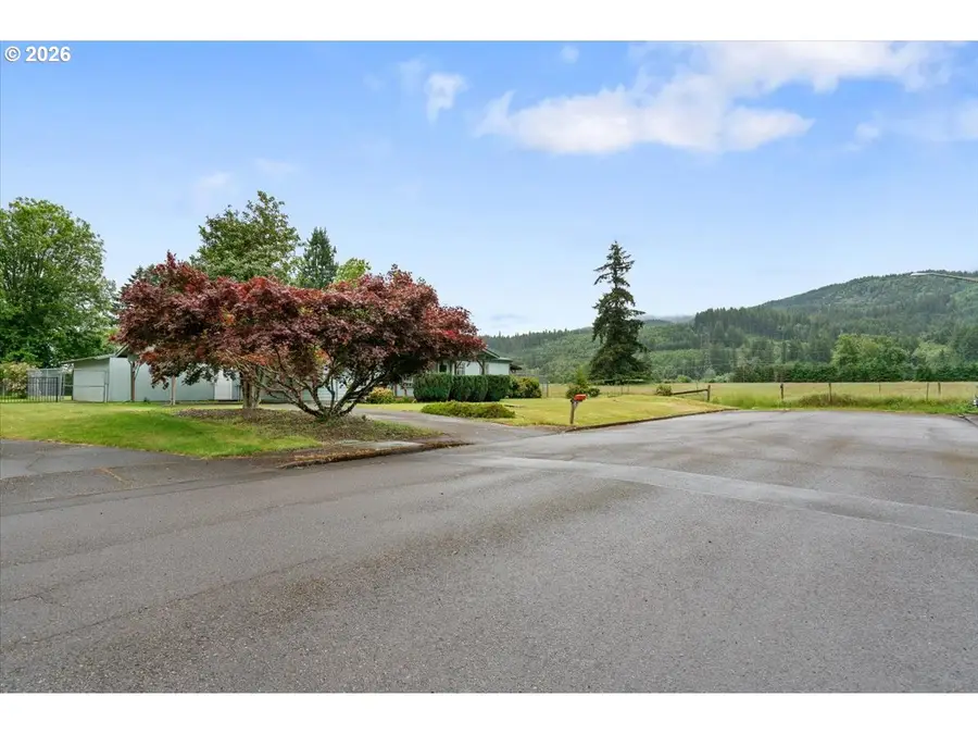 1190 SE Laurel St, Mill City, OR 97360 - #2