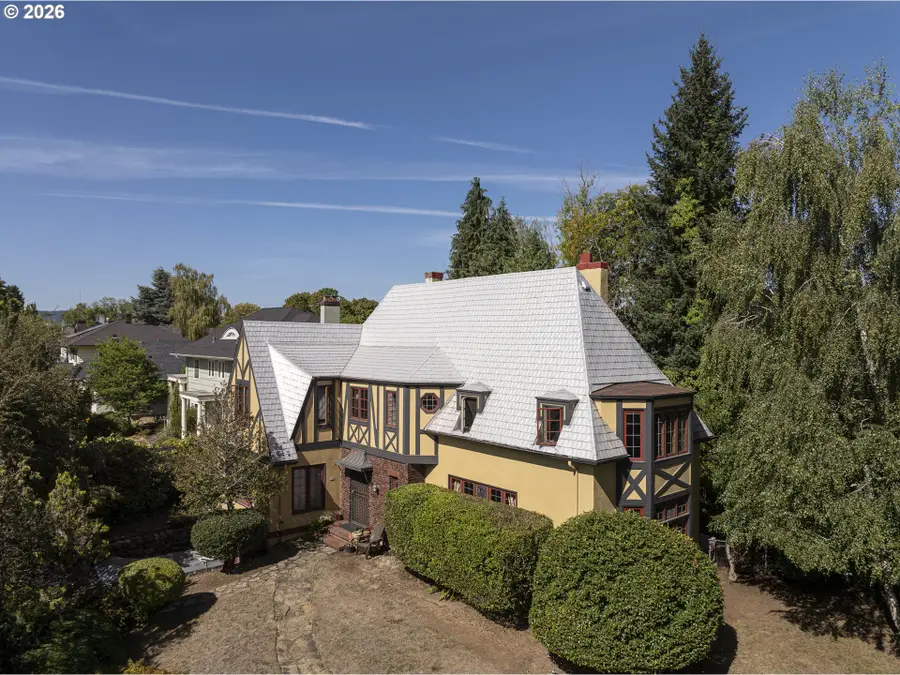 107 NE Laurelhurst Pl, Portland, OR 97232 - #3