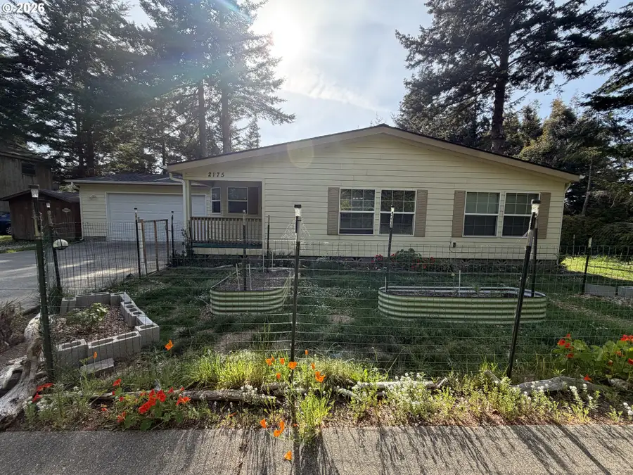 2175 Deady St, Port Orford, OR 97465 - #2