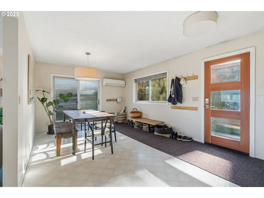 401 Eugene St, Hood River, OR 97031 - Image #2