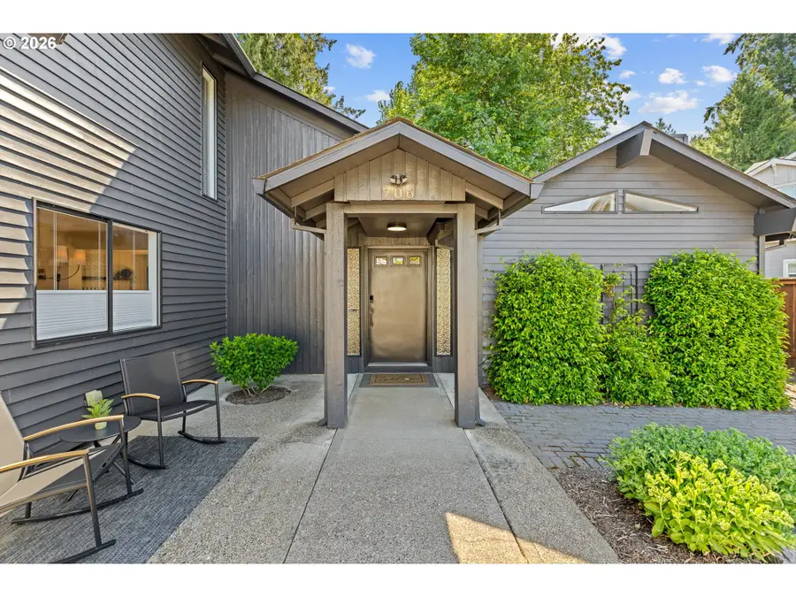706 SE 47th Ave, Hillsboro, OR 97123 - #2