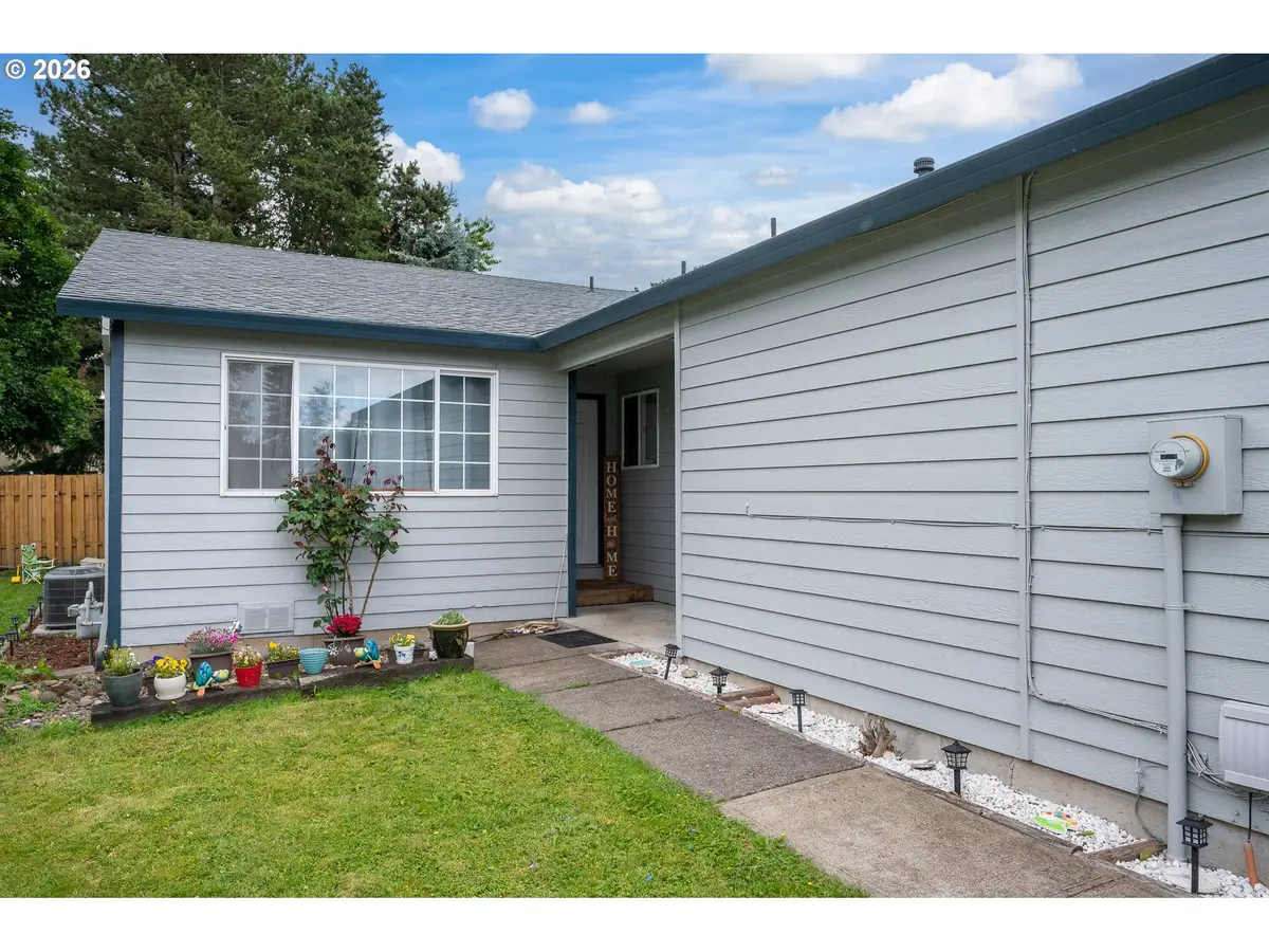 418 SE 34th Cir, Troutdale, OR 97060 - #1