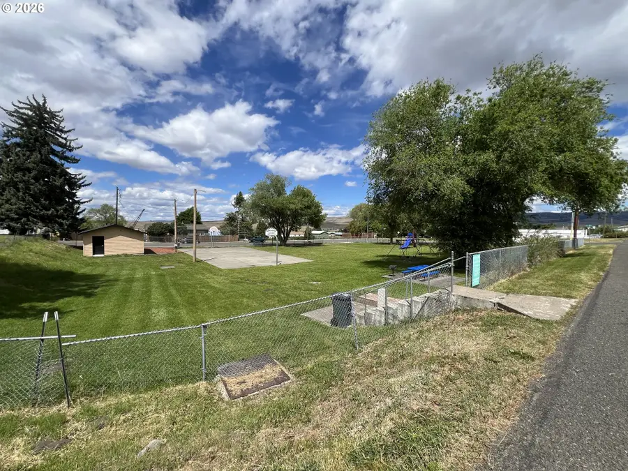 325 W 1st St, Long Creek, OR 97856 - #2