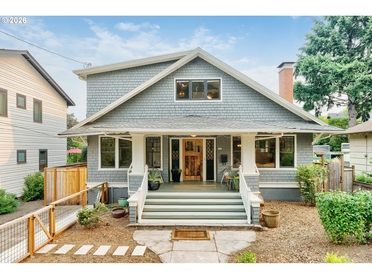 923 SE Lambert St, Portland, OR 97202 - #1