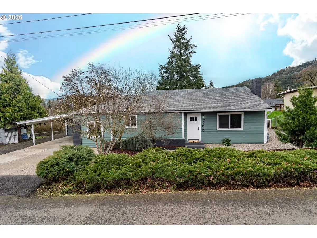 765 W Rainbow St, Roseburg, OR 97471 - #1