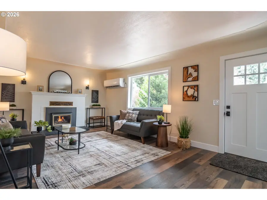 765 W Rainbow St, Roseburg, OR 97471 - #3