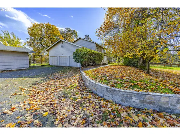 93715 River Rd, JunctionCity, OR 97448