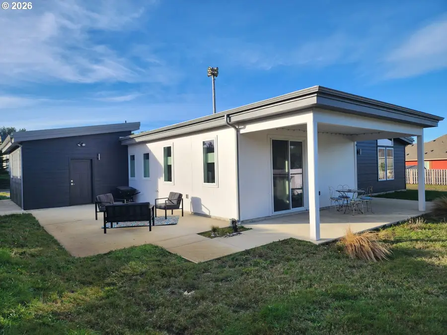 617 Windcrest Dr, Bandon, OR 97411 - Image #3