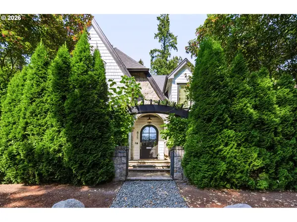 815 E Ave, LakeOswego, OR 97034