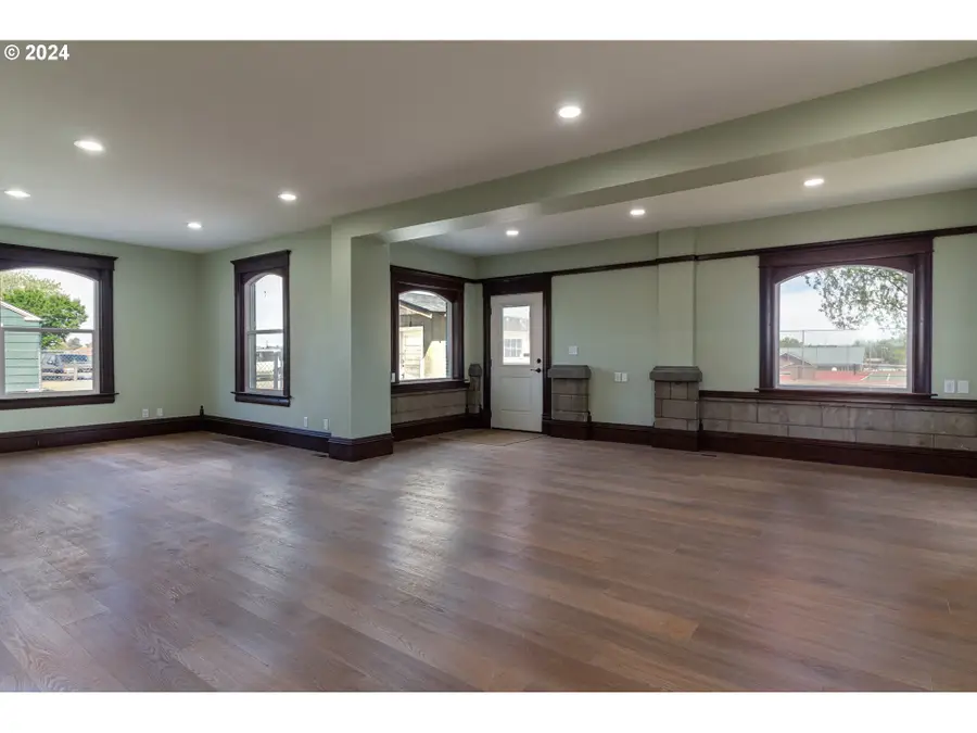 235 NE 3rd St, Hermiston, OR 97838 - #3