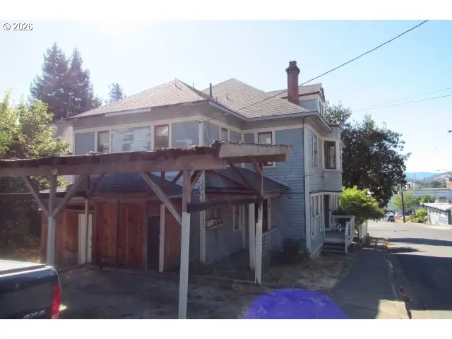 803 SE Kane St, Roseburg, OR 97470 - #3