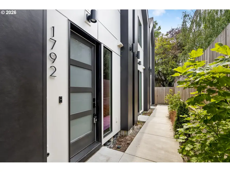 1792 SE Spokane St, Portland, OR 97202 - #2