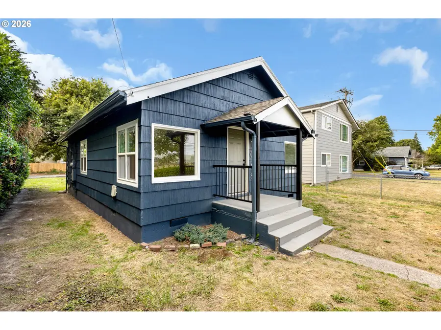 1065 7th Ave, Longview, WA 98632 - #2