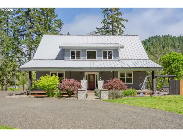495 Indian Point Ln, Glide, OR 97443