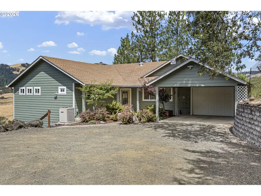 9860 S Bank Dr, Roseburg, OR 97470 - #2