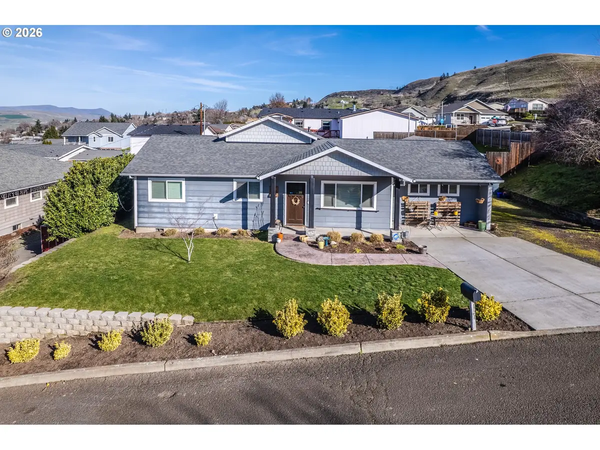1812 Roberts St, The Dalles, OR 97058 - #1